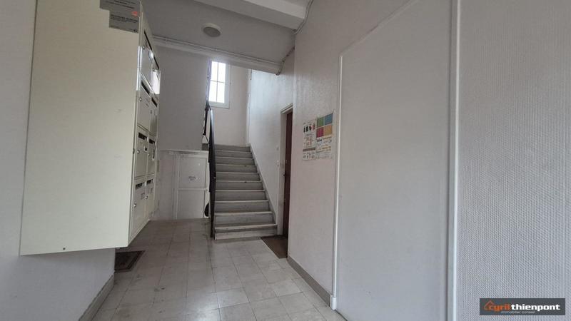 Local d'activité / Entrepôt - 54 m²
