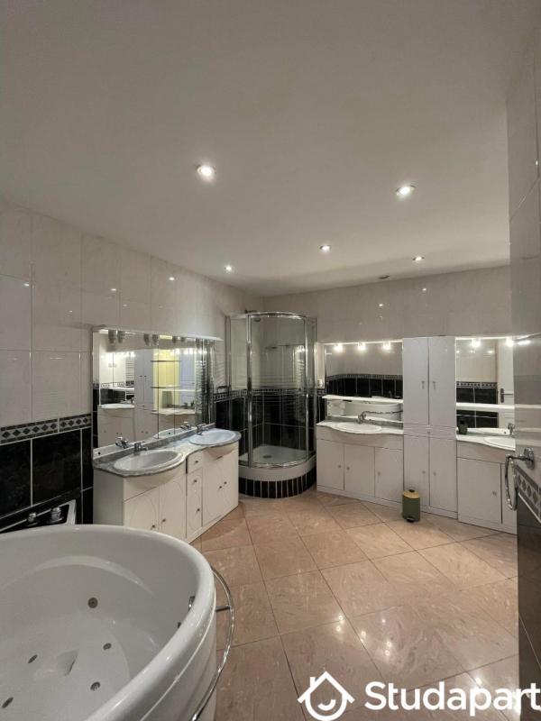 Chambre - 13 m² - 1 pièce