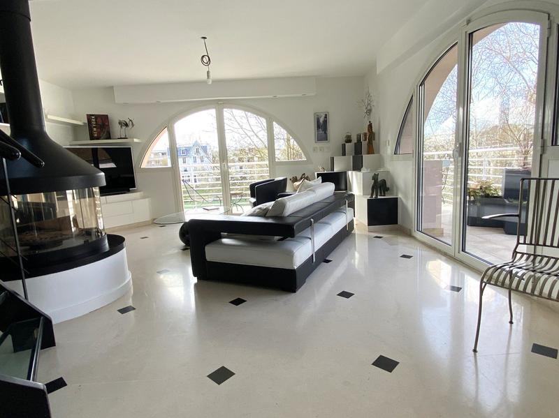 Maison contemporaine - 410 m² - 7 pièces