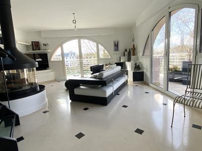 Maison contemporaine - 410 m² - 7 pièces