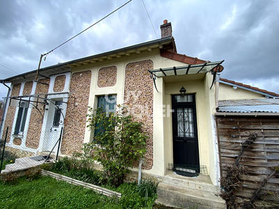 Maison - 166 m² - 9 pièces