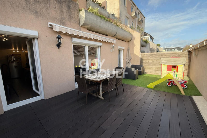 Appartement - 94 m² - 4 pièces