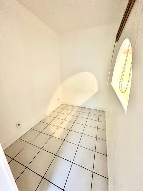 Studio - 30 m² - 1 pièce