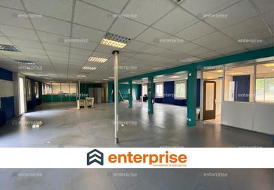 Bureau - 696 m²
