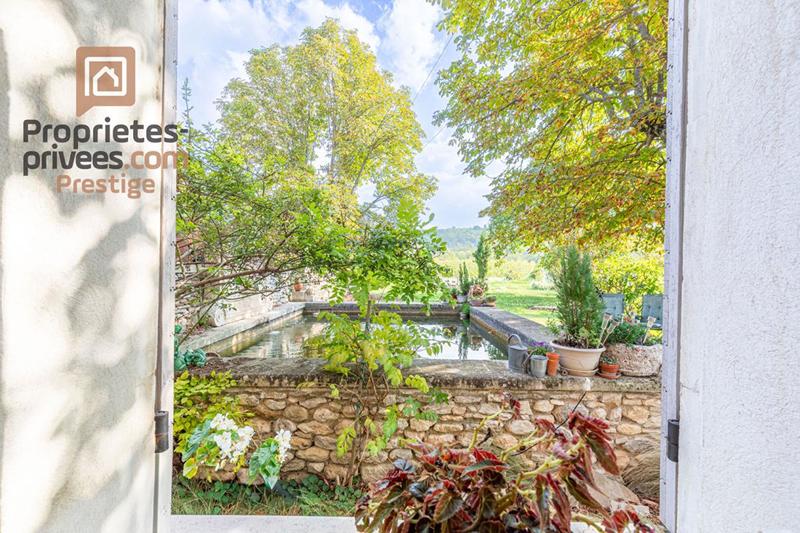 Maison - 275 m² - 10 pièces