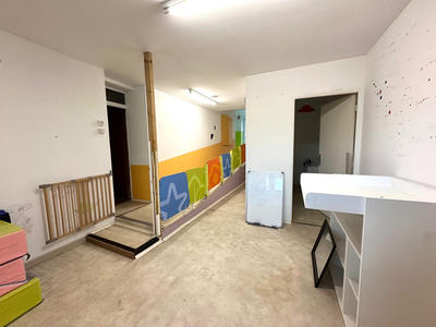 Maison - 250 m² - 12 pièces