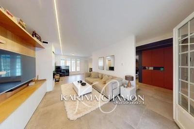 Pavillon - 240 m² - 6 pièces