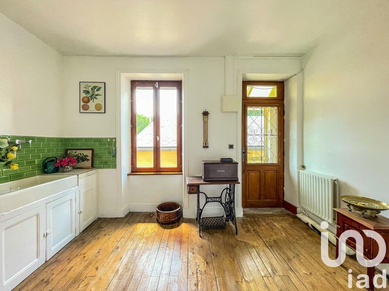 Maison - 260 m² - 10 pièces