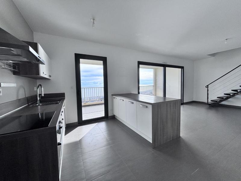 Appartement - 188 m² - 5 pièces