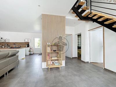 Maison - 165 m² - 7 pièces