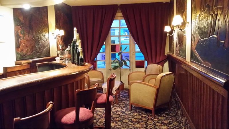 Propriété - 1 200 m² - 50 pièces