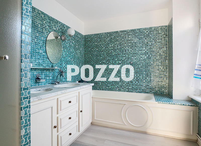 Maison - 215 m² - 12 pièces