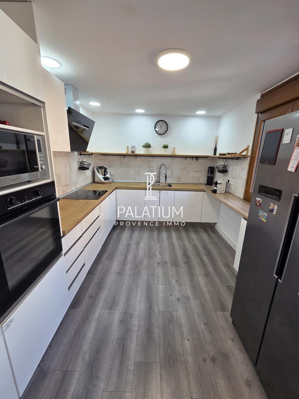 Appartement - 101 m² - 4 pièces