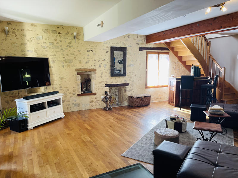 Maison - 223 m² - 7 pièces