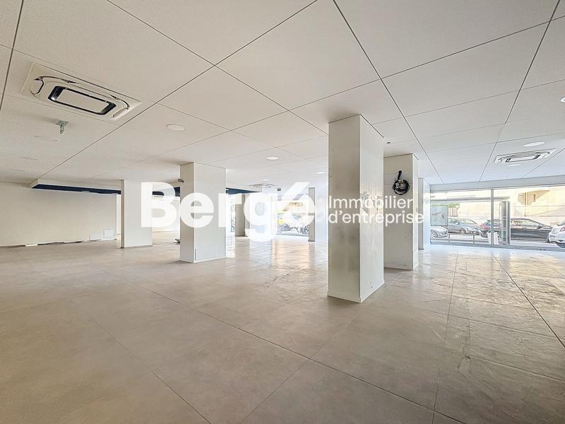 Local commercial - 394 m²