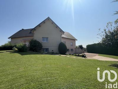 Maison - 317 m² - 12 pièces