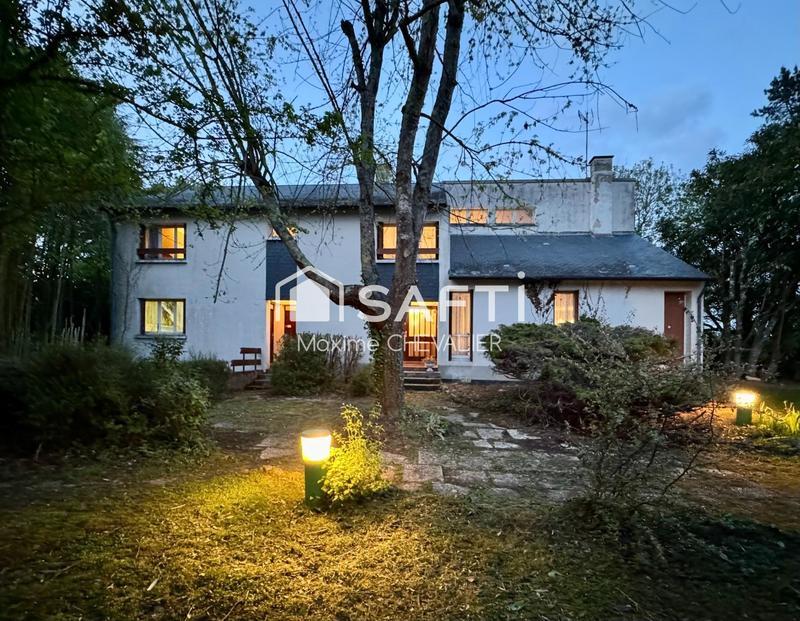 Maison - 250 m² - 8 pièces