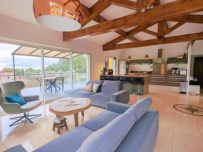 Maison contemporaine - 237 m² - 8 pièces