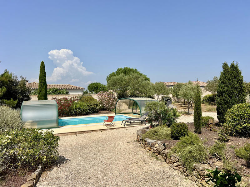 Propriété - 580 m² - 18 pièces