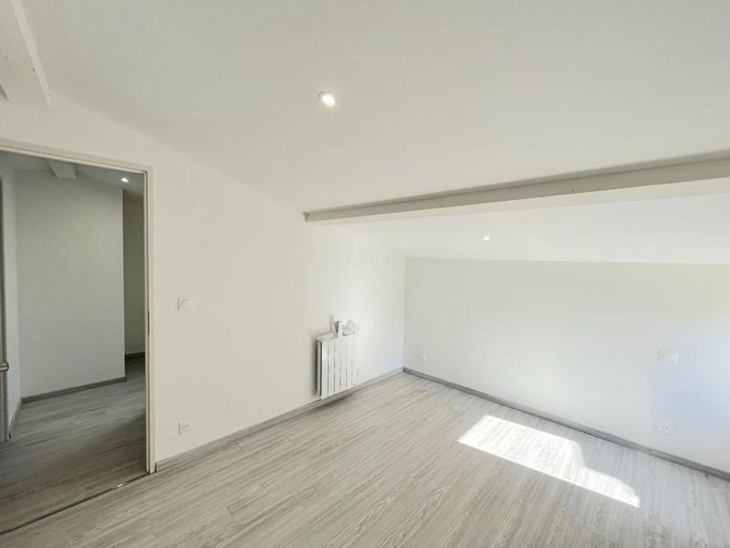 Maison en pierre - 105 m² - 4 pièces