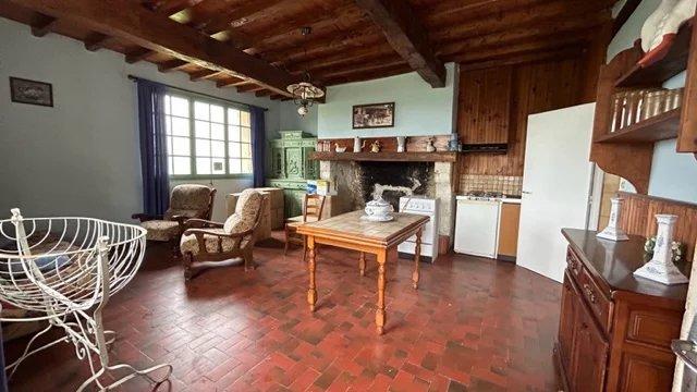 Propriété - 1 379 m² - 19 pièces