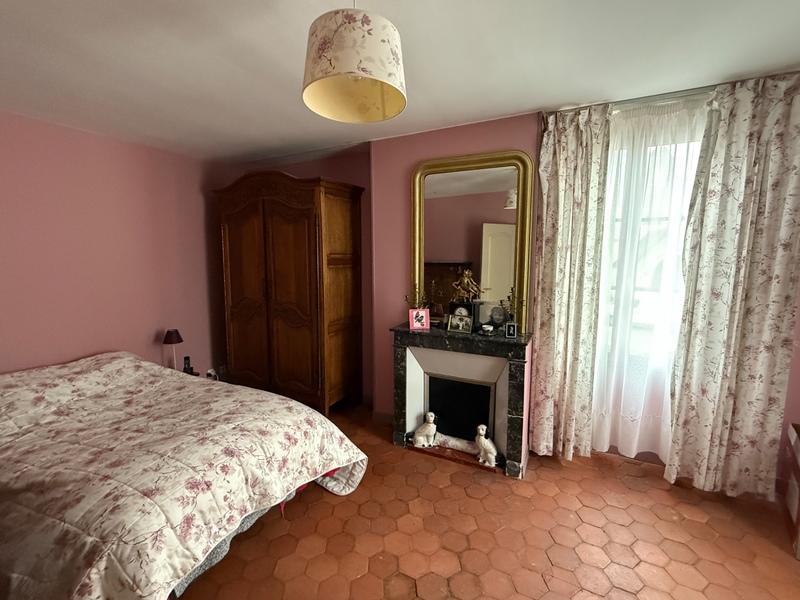 Maison - 220 m² - 8 pièces