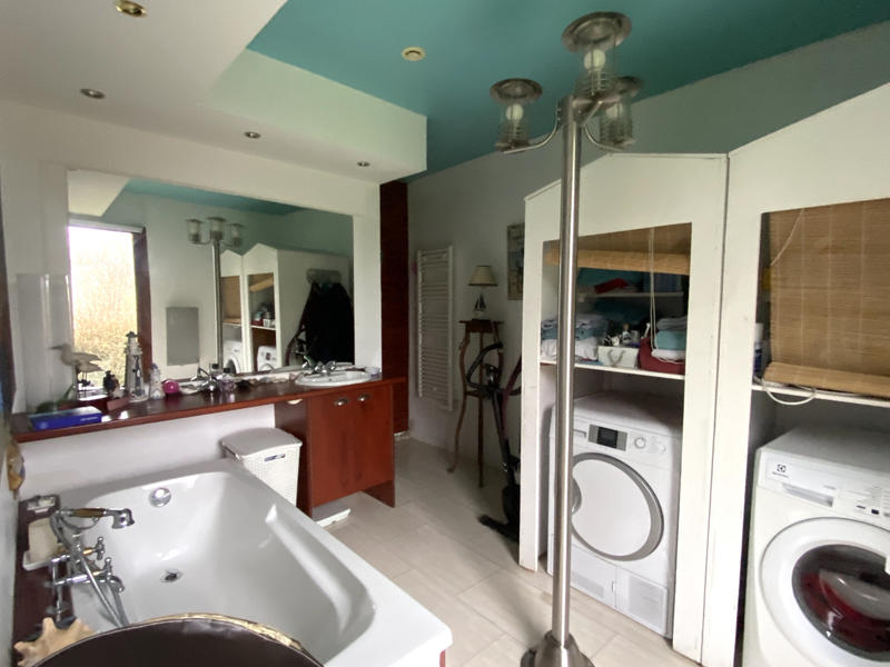 Maison - 183 m² - 8 pièces