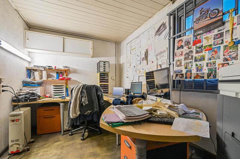 Local commercial - 340 m² - 4 pièces