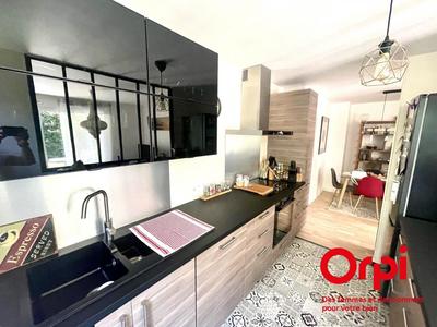 Appartement - 80 m² - 4 pièces