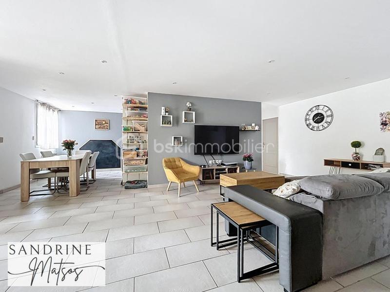 Appartement - 102 m² - 5 pièces