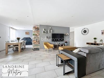 Appartement - 102 m² - 5 pièces