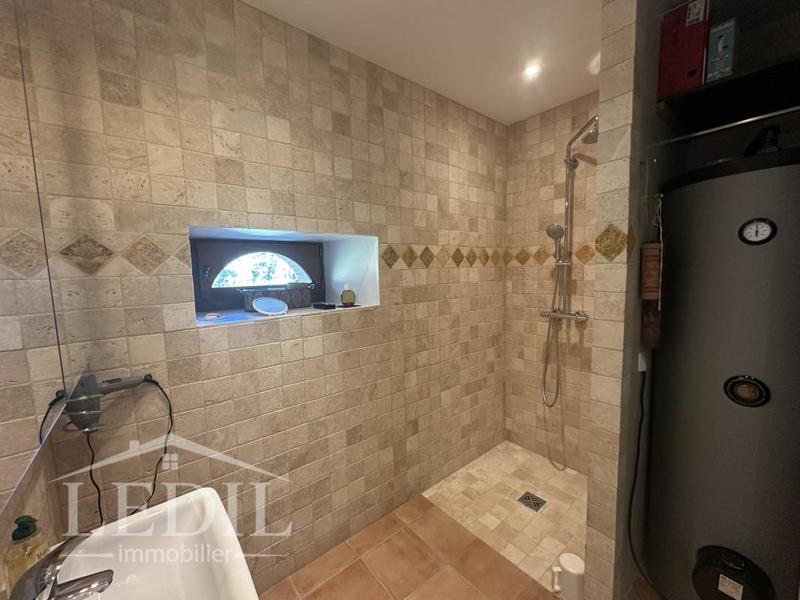 Propriété - 220 m² - 5 pièces