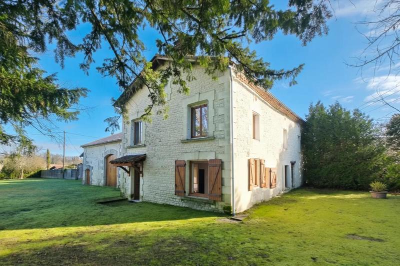 Maison en pierre - 125 m² - 4 pièces