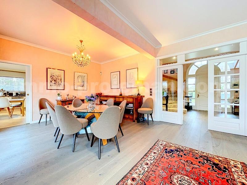 Maison - 297 m² - 7 pièces