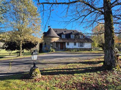 Villa - 240 m² - 7 pièces