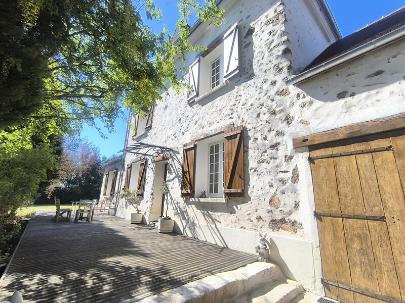 Maison - 200 m² - 8 pièces