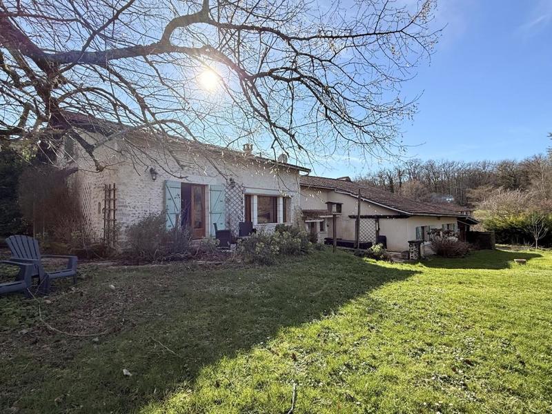 Maison - 205 m² - 7 pièces