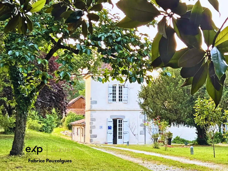 Maison - 533 m² - 20 pièces