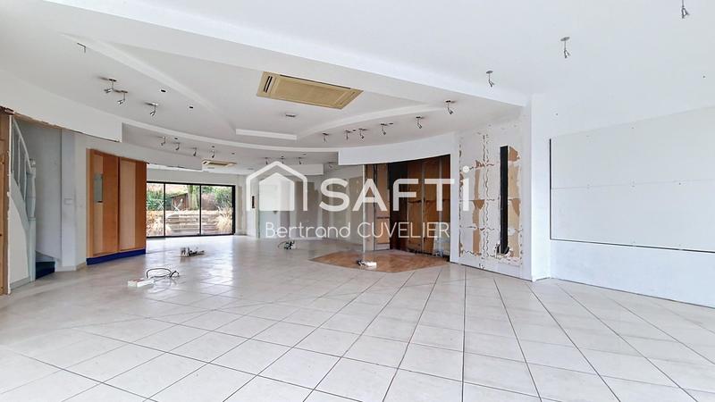 Local commercial - 172 m² - 6 pièces