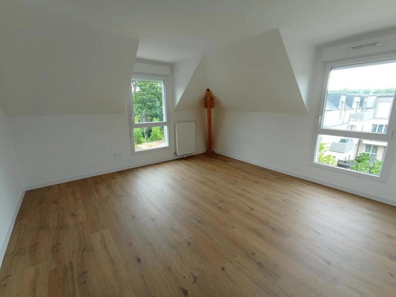 Appartement - 90 m² - 4 pièces
