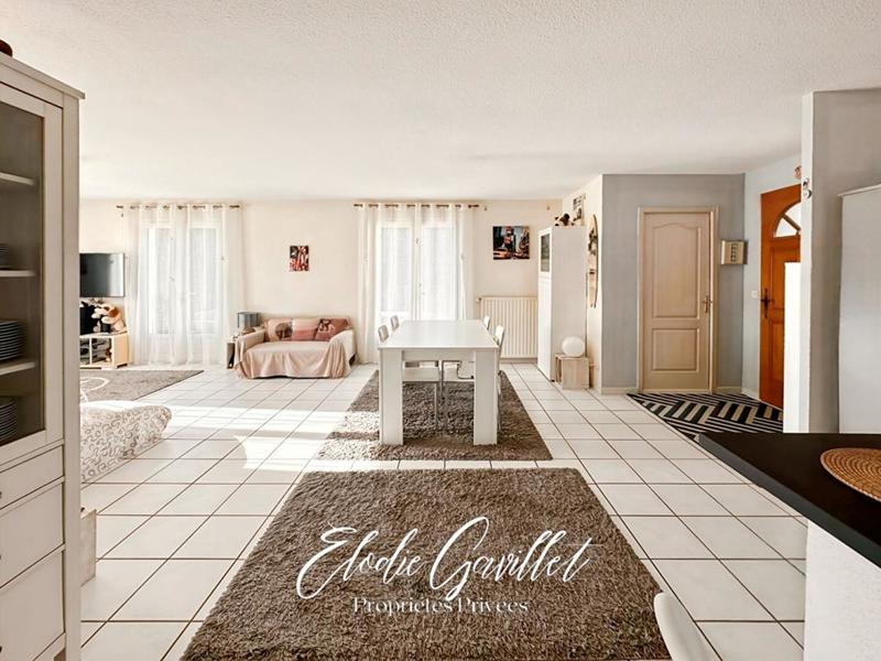 Maison - 90 m² - 5 pièces