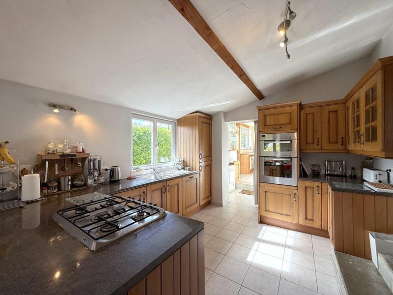 Maison - 180 m² - 9 pièces