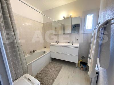 Maison - 224 m² - 9 pièces