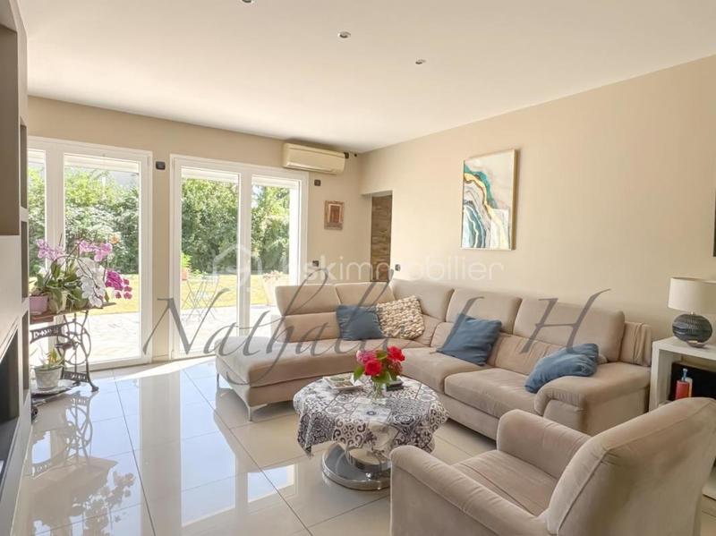 Pavillon - 224 m² - 6 pièces