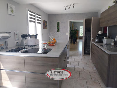 Villa - 222 m² - 8 pièces