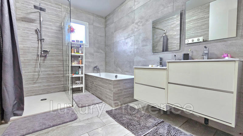 Villa - 164 m² - 5 pièces