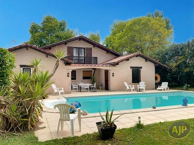 Maison - 174 m² - 7 pièces