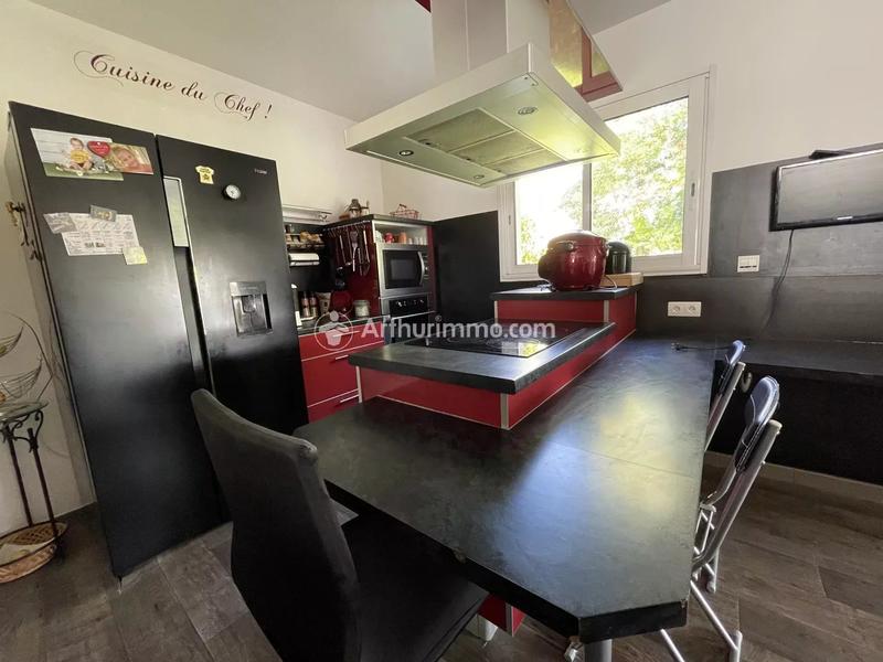 Maison - 149 m² - 9 pièces