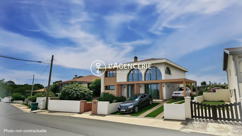 Maison - 188 m² - 9 pièces