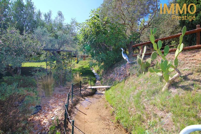 Villa - 180 m² - 8 pièces